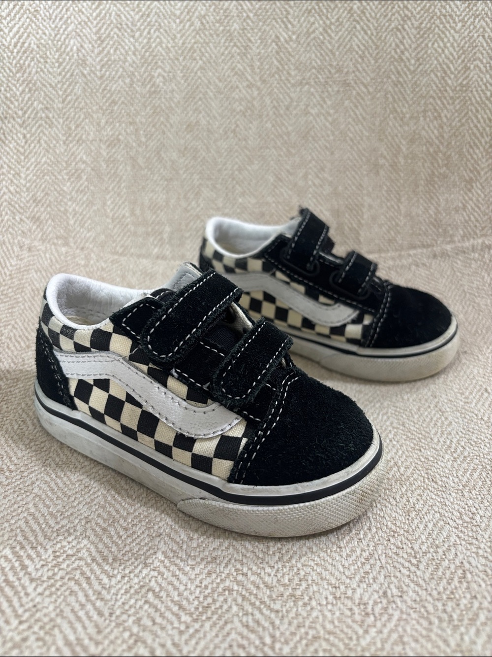 Vans Old Skool toddler size 5.5 Kids Checkerboard Velcro Skate Sneakers in Black